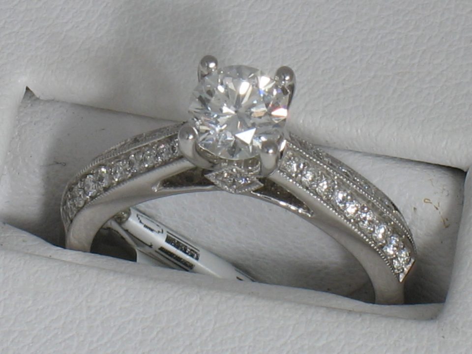 Hood River Jewelers 14k White Gold Engagement Ring